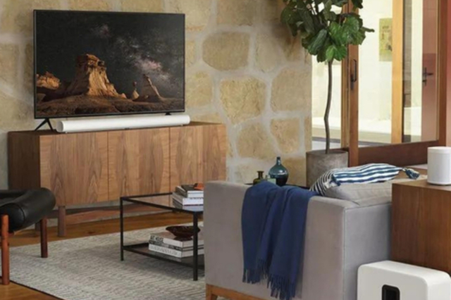OFFRES DE FÉVRIER 2025 - SONOS ARC 5.1 ERA 100 NOIR Chez Connecté! Sans fil et sans contrainte Ajoutez un Sonos Sub à votre système home cinéma...