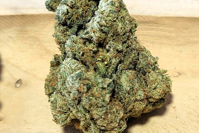 FLEURS CBD PREMIUM PAS CHER- DELI HEMP PERPIGNAN - CANET - ARGELES - SAINT CYPRIEN - POLLESTRE CHEZ DELI HEMP PERPIGNAN LA FAUCEILLE