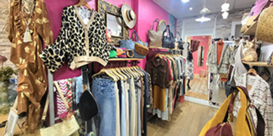 La boîte à bijoux Perpignan, tout pour la femme : vêtements, sacs, bijoux, chaussures...