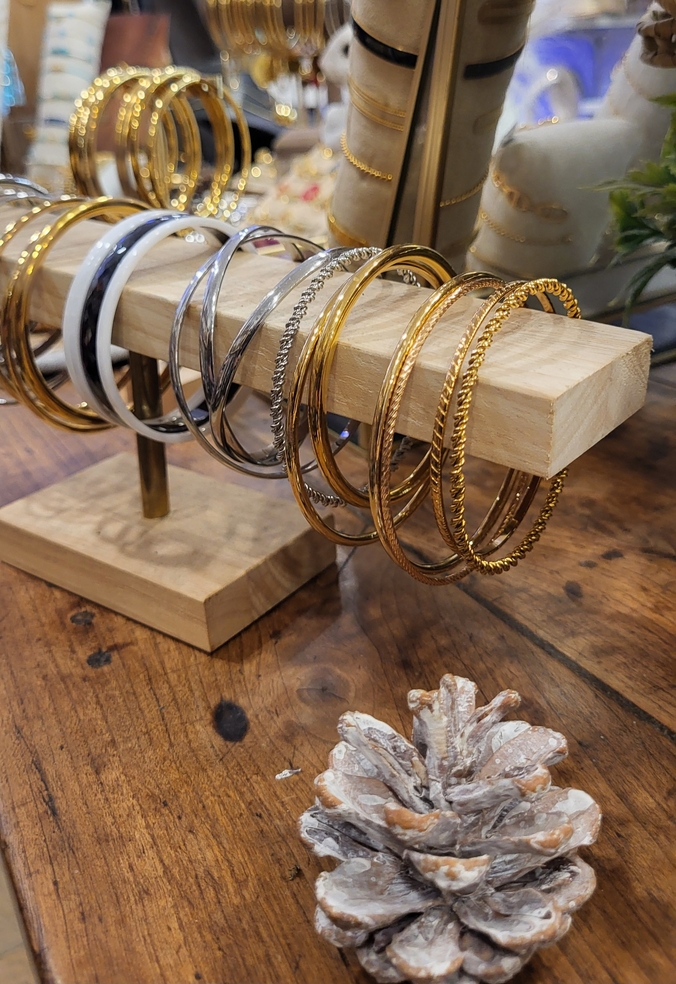 Bracelet Fantaisie Blanc - Neuf Avec étiquettes - Style Bohème Ou Moderne
