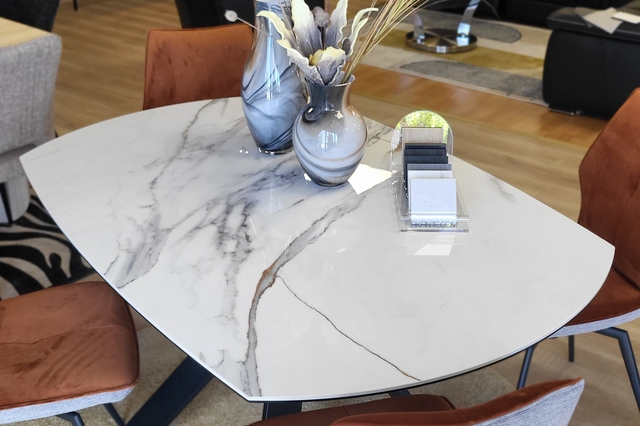 TABLE EN CÉRAMIQUE - LOGIAL PERPIGNAN LE BOULOU 