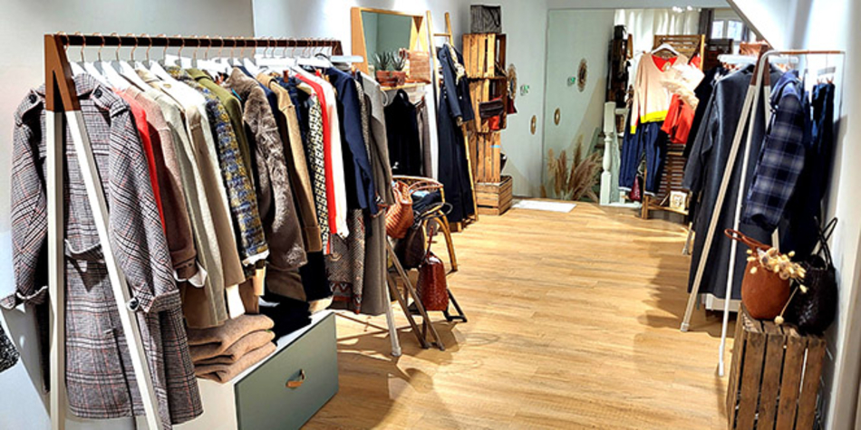 Quatre Sixième Perpignan est une boutique de vêtements pour femmes, avec des marques de luxe en centre-ville.